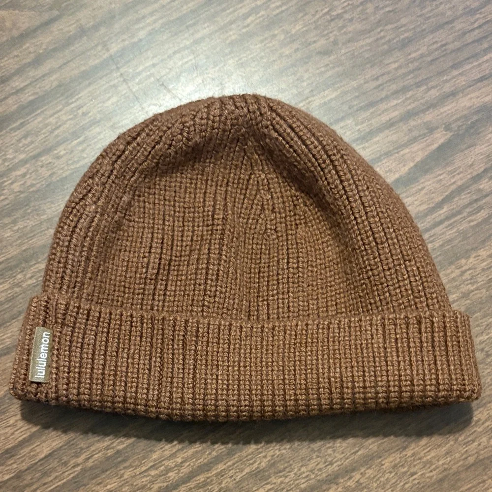 Lululemon Close Fit Wool Blend Ribbed Knit Beanie Brown Size L XL